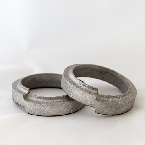 La foto rappresenta coppia spessori rialzo e riassetto auto